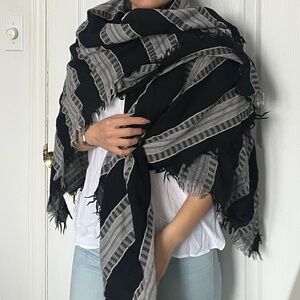 Wilfred Black and Gray Striped Scarf